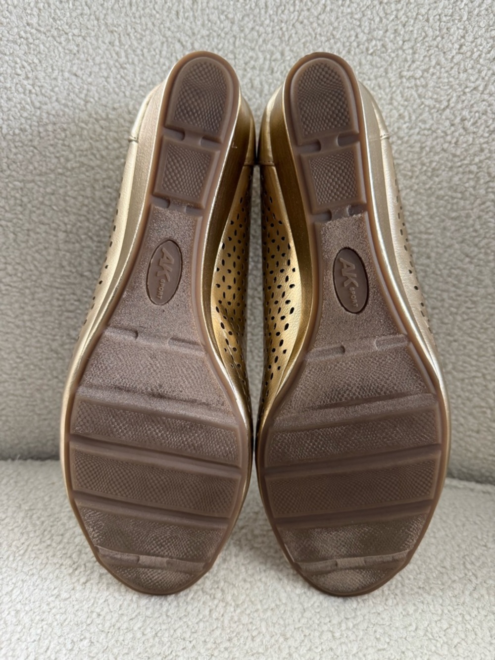 Anne Klein Women’s Metallic Gold Peep-Toe Small Wedge - Picture 5 of 6